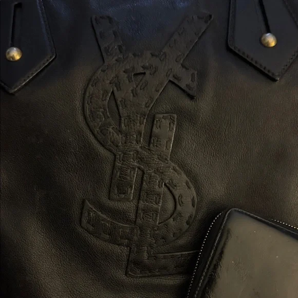 Yves Saint Laurent Elegant Black Tote and Wallet - Picture 3 of 13